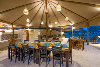 Khwai Guesthouse: Esstisch