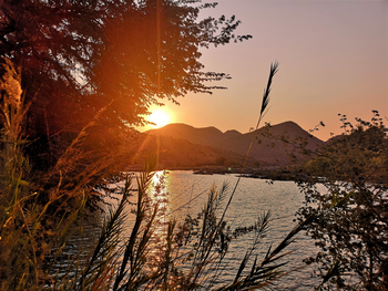 Omarunga Epupa Falls Camp: Sonne hinter den Bergen