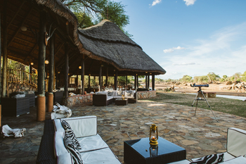 Ruaha River Lodge: Außenbereich