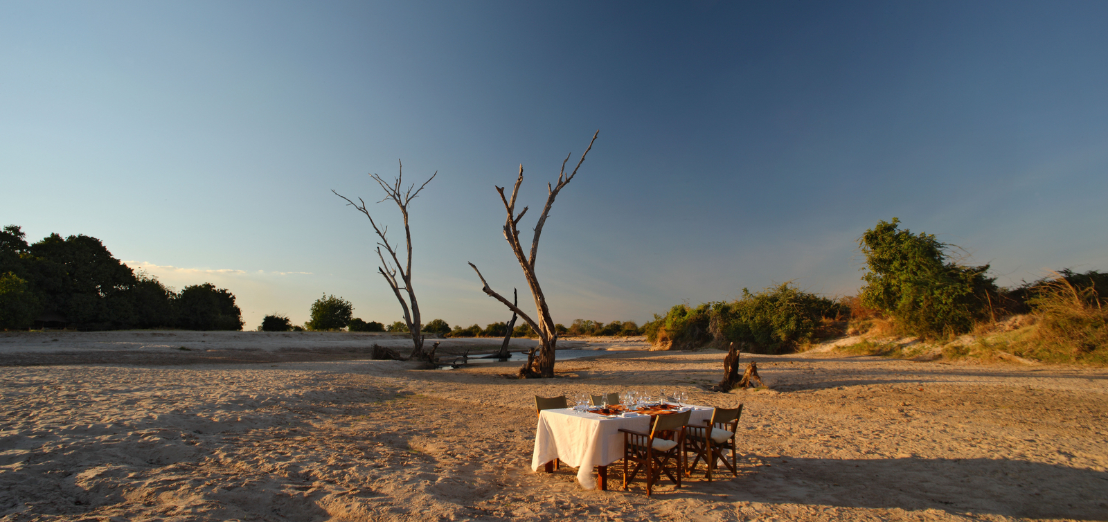 Time + Tide Nsolo Time + Tide Nsolo: Dining im trockenen Flussbett