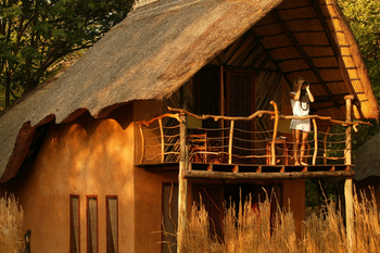 Track and Trail River Camp Track and Trail River Camp: Balkon im der oberen Etage