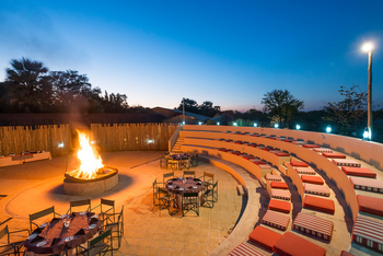 David Livingstone Safari Lodge: Boma