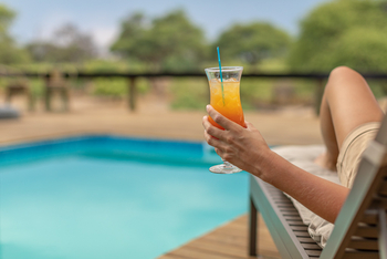 Mogotlho Safari Lodge Mogotlho Safari Lodge: Drink am Pool