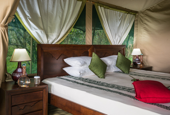 Losokwan Luxury Tented Camp: Doppelbett seitlich
