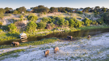 Meno A Kwena Camp Meno A Kwena Camp: Elefanten nahe des Camps