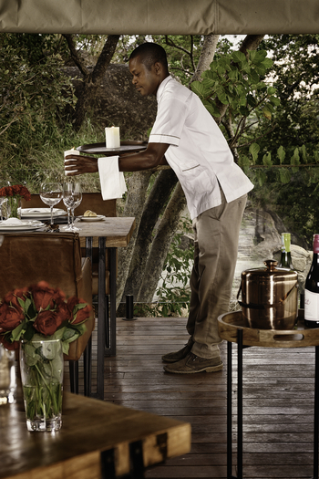 Nimali Mara Camp: Esstische werden gedeckt