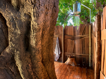 Nyamatusi Camp Nyamatusi Camp: Duschen im Freien