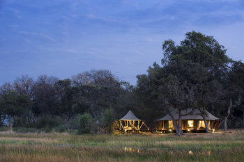 Xaranna Okavango Delta Camp: Beleuchtetes Gästechalet