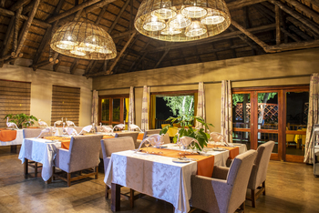 Divava Okavango Lodge and Spa: Speisesaal