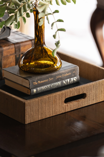 Elewana Serengeti Pioneer Camp: Bücher