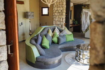 Etosha Oberland Lodge Etosha Oberland Lodge: Sofa