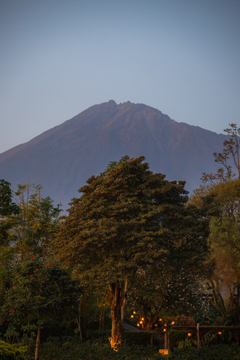Gran Melia Arusha: Mountain Meru am Abend