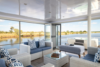 Chobe Princess: Lounge