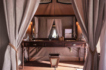 Elewana Little Elephant Pepper Camp: Badezimmer mit Doppelwaschtisch