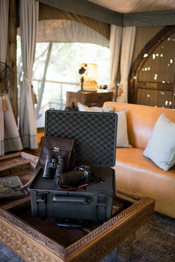 Mara Toto Tree Camp: Fernglas und Kamera