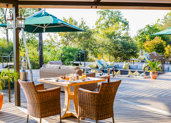 Old Drift Lodge: Auf dem großen Deck