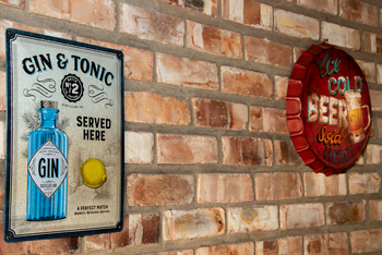 Ondjamba Hills: An der Bar