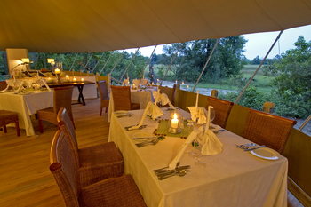 Stanley's Camp: Gedeckter Tisch