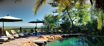 Victoria Falls Safari Lodge Victoria Falls Safari Lodge: Pooldeck