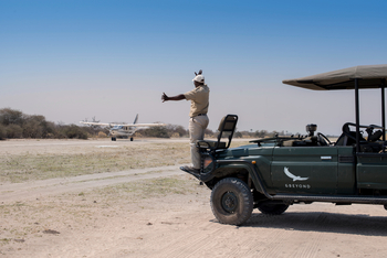 andBeyond Sandibe Okavango Safari Lodge: Am Airstrip