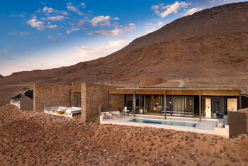 andBeyond Sossusvlei Desert Lodge: Star Dune Suite - Schrägsicht