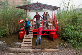 Chameleon Hill Forest Lodge: Ausstieg aus Boot