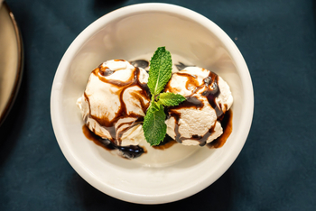 Lenyebi River Lodge: Eiscreme