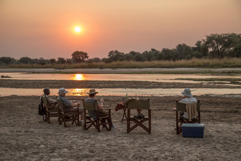 Mwaleshi Camp Mwaleshi Camp: Sundowner