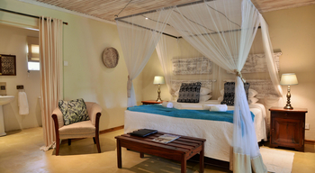 Bayete Guest Lodge Bayete Guest Lodge: Deluxe Triple Room