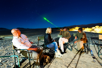 Kulala Desert Lodge: Sternenbeobachtung mit Laserpointer