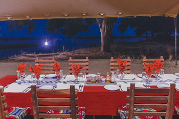 Kutali Camp Kutali Camp: Gedeckter Tisch