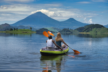 Mutanda Lake Resort: Kanuausflug