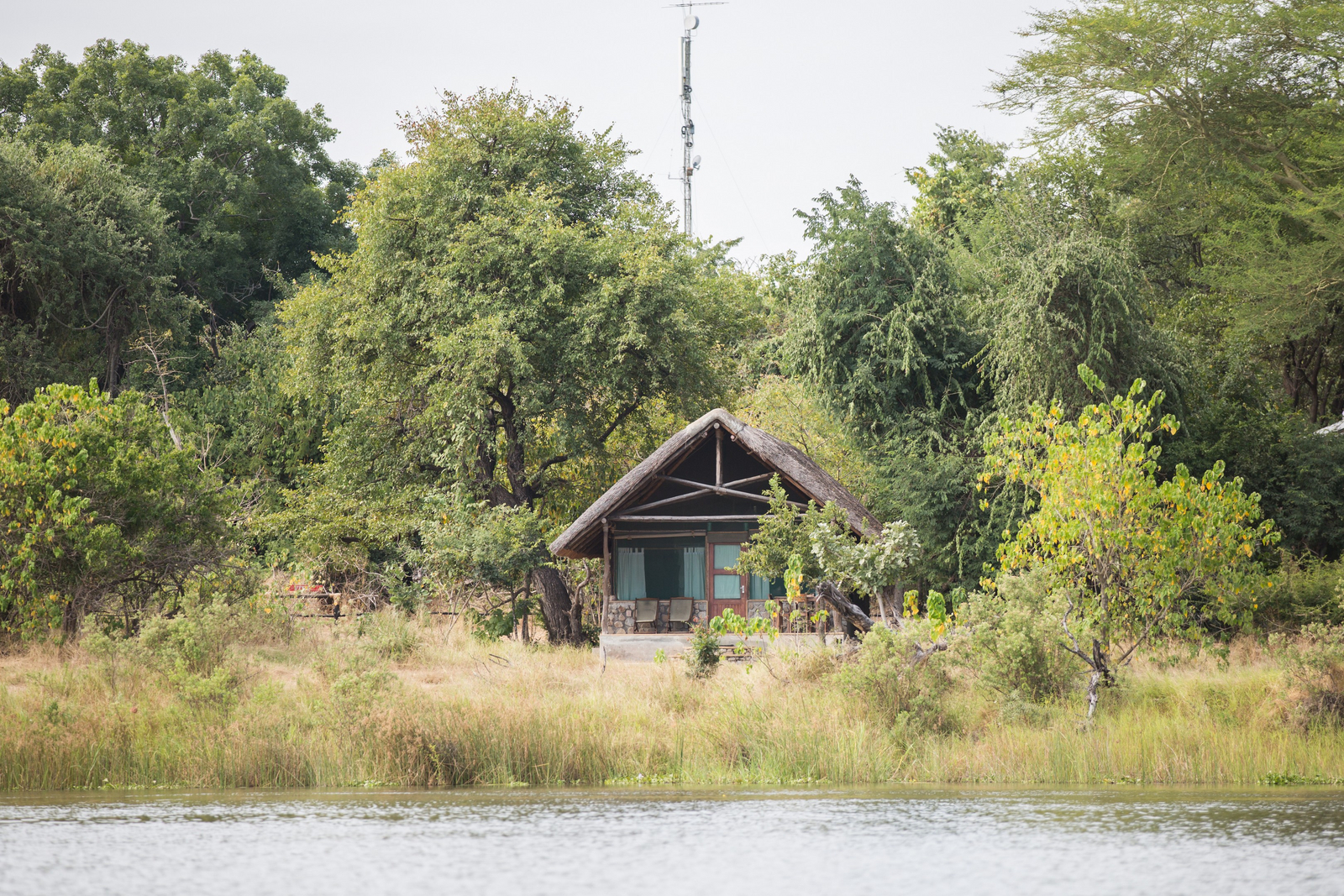 Mvuu Lodge Mvuu Lodge: Hütte am Ufer