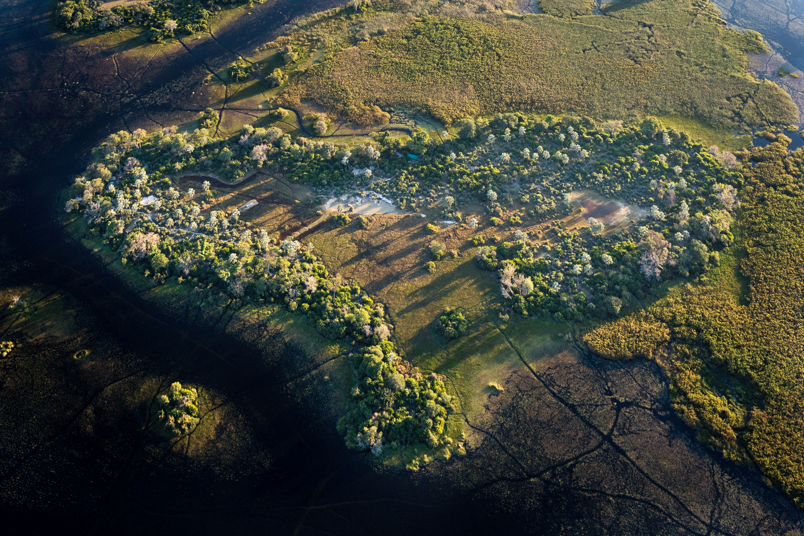 Pelo Camp Pelo Camp: Herzform der Pelo-Insel