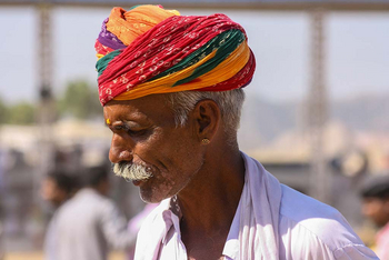 Sawai Vilas: Traditionelle Kopfbedeckung