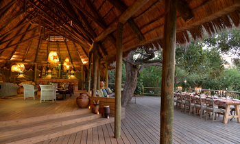 Chobe Bakwena Lodge Chobe Bakwena Lodge: Lounge und Deck
