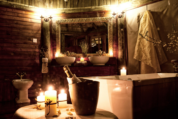 Mbali Mbali Soroi Serengeti Lodge: Sekt und Kerzen