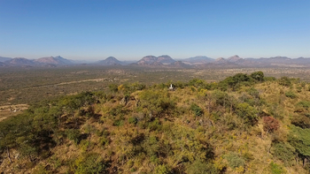 Musangano Lodge: Blick vom Gipefel auf dem Gelände