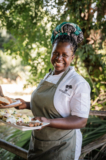 Muzimu Lodge: Köchin