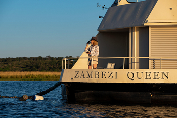 Zambezi Queen Zambezi Queen: Exterior des Vorderseite des Bootes