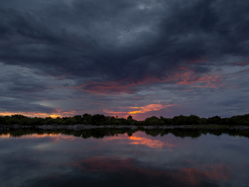 KaingU Safari Lodge: Flusslandschaft