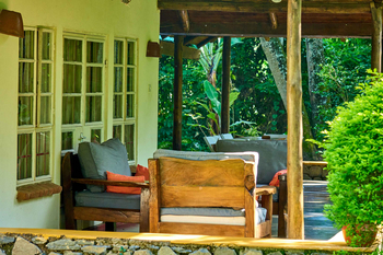 Moivaro Lodge: Outdoor Lounge