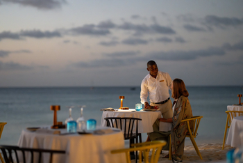 Zuri Zanzibar: Dinner am Strand