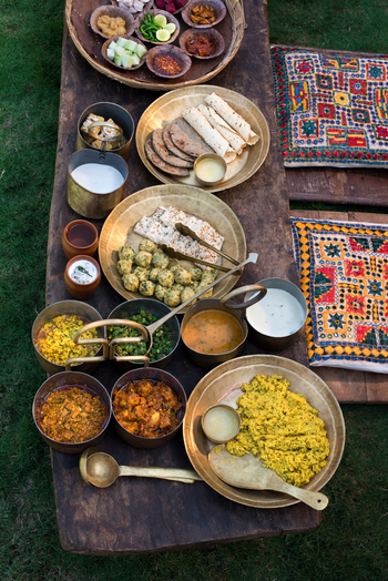 Aramness Aramness: Gujarati Kathiyawadi Thali - Sit-down Style