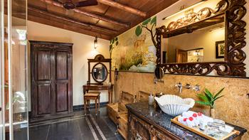 Bamboo Forest Safari Lodge: Villa - Gästebad