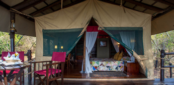 Kirawira Serena Camp: Geöffnetes Gästezelt