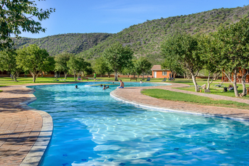 Damara Mopane Lodge: Swimming Pool