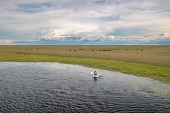 King Lewanika Lodge: Kanu und Landschaft