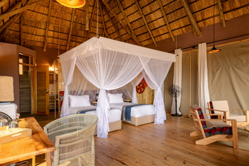 Lake Burunge Baobab Tented Lodge: Gästezimmer mit zwei Einzelbetten