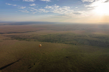 Mahali Mzuri: Ballon vor der Landung